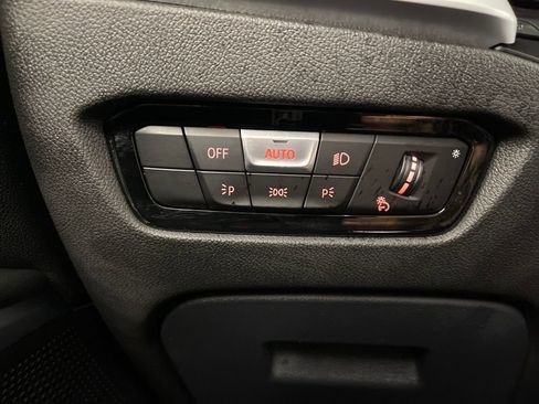 Used 2020 BMW 330i Sedan w/ Convenience Package image 28