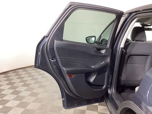 Used 2022 Ford Escape SE w/ SE Sport Appearance Package image 12