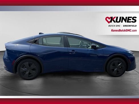 Used 2025 Toyota Prius LE FWD image 12