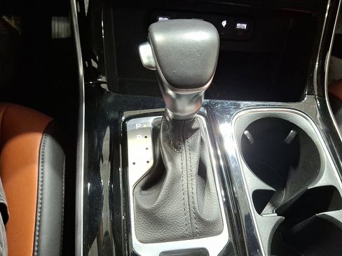 Used 2024 Kia Carnival SX image 18