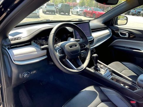 Used 2025 Jeep Compass Limited AWD/4WD image 8