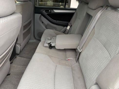 Used 2006 Toyota 4Runner SR5 AWD/4WD image 15