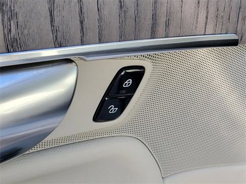 Used 2023 Volvo XC90 B6 Ultimate image 12