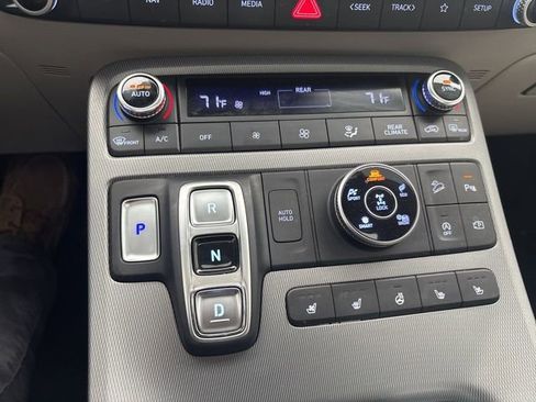 Used 2024 Hyundai Palisade Limited AWD/4WD image 38