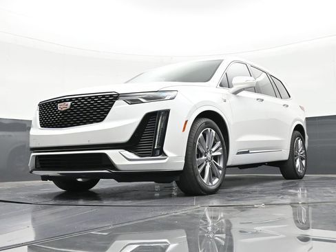 Certified 2023 Cadillac XT6 Premium Luxury image 20