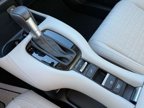 Certified 2023 Honda HR-V LX image 28