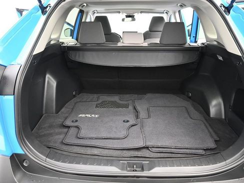 Used 2019 Toyota RAV4 XLE w/ Carpet Mat Package AWD/4WD image 29