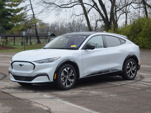 Used 2023 Ford Mustang Mach-E Premium image 21