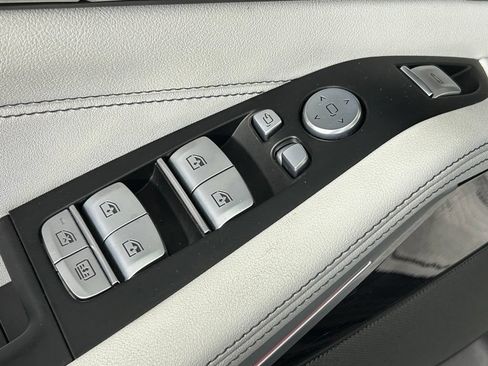 Used 2023 BMW X7 xDrive40i w/ M Sport Package AWD/4WD image 41