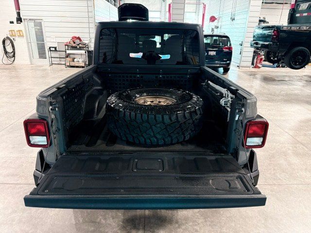 Used 2022 Jeep Gladiator Sport AWD/4WD image 25