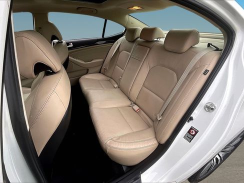 Used 2015 Kia Cadenza Premium w/ Luxury Package FWD image 21