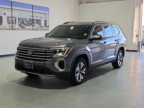 Certified 2024 Volkswagen Atlas SE FWD image 4