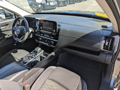 Used 2022 Nissan Pathfinder S AWD/4WD image 30