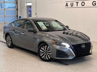Used 2025 Nissan Altima 2.5 SV video 1
