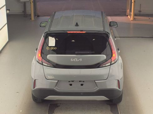 Used 2025 Kia Soul LX w/ LX Technology Package FWD image 6