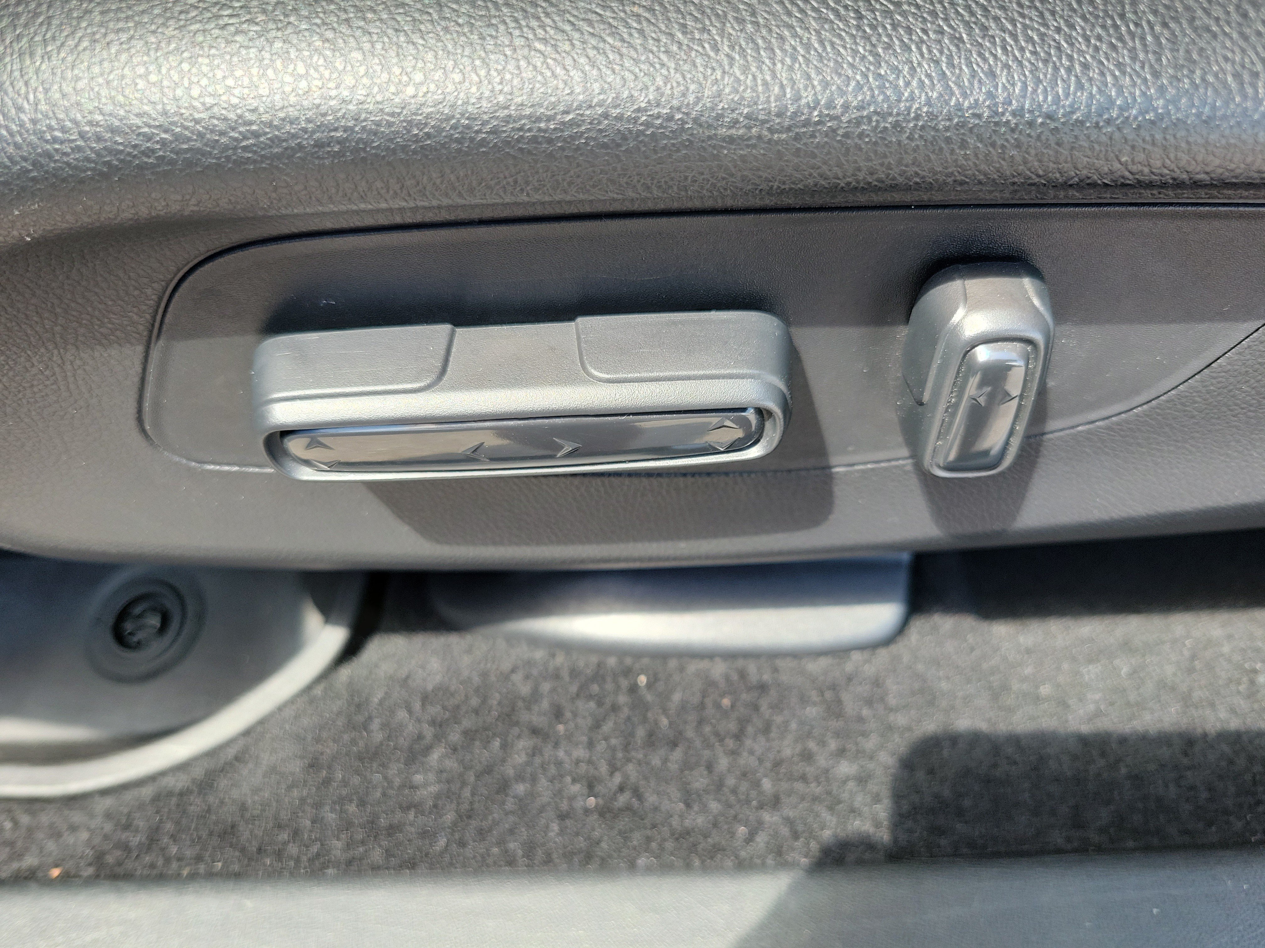 Used 2025 Honda HR-V EX-L image 22