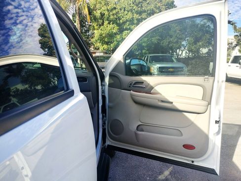 Used 2008 Chevrolet Avalanche LTZ w/ LTZ Preferred Equipment Group image 22