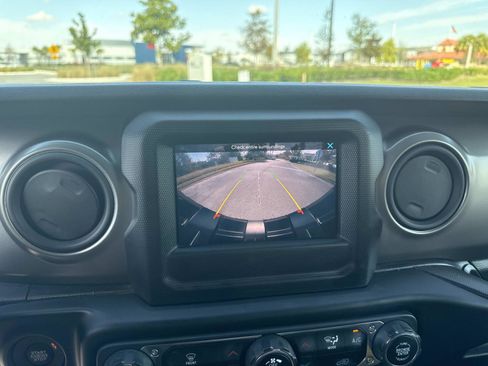 Used 2021 Jeep Wrangler Unlimited Willys image 26