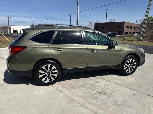Used 2016 Subaru Outback 2.5i Limited image 9