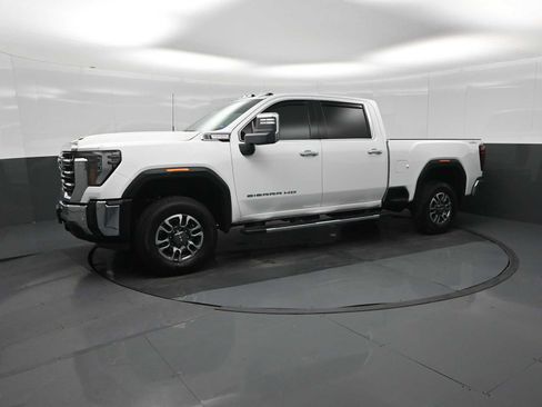 Used 2024 GMC Sierra 3500 SLT w/ SLT Premium Package image 4