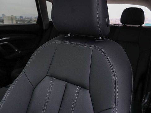 Used 2025 Audi Q5 Premium w/ Convenience Package AWD/4WD image 35