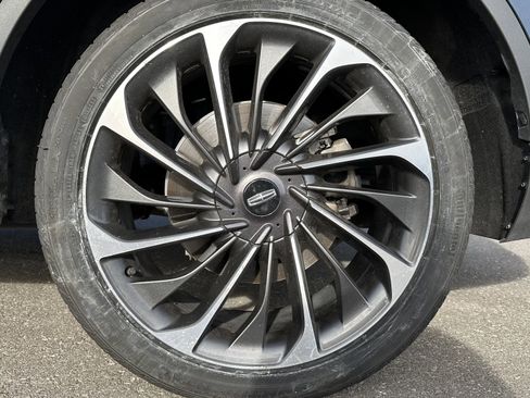 Used 2022 Lincoln Aviator Reserve w/ Equipment Group 201A image 13