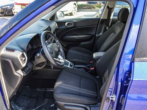 Used 2022 Hyundai Venue SEL image 19