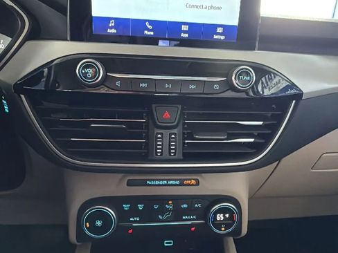 Used 2020 Ford Escape SE FWD image 22