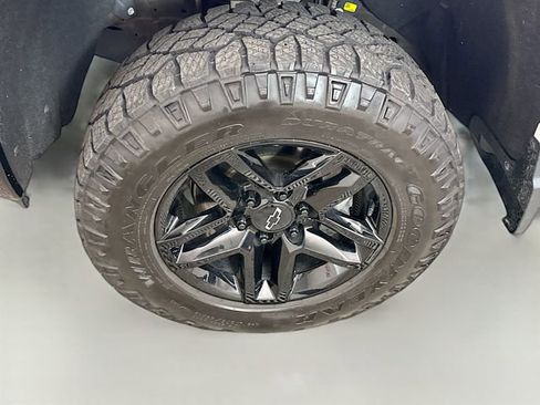 Used 2022 Chevrolet Silverado 1500 LT Trail Boss w/ LT Trail Boss Premium Package AWD/4WD image 31