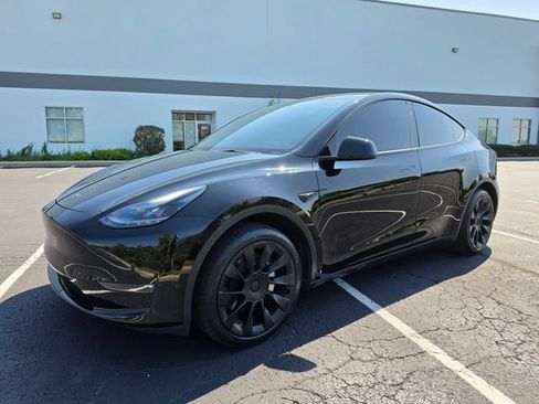 Used 2023 Tesla Model Y Long Range AWD/4WD image 16