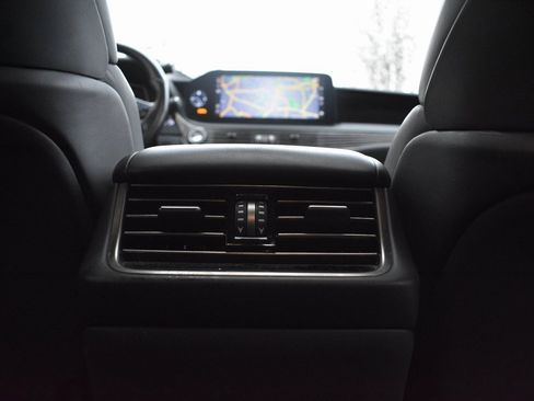 Used 2021 Lexus LS 500 AWD image 30