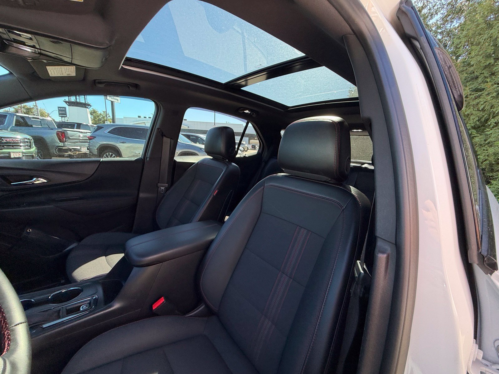 Used 2023 Chevrolet Equinox RS AWD/4WD image 4