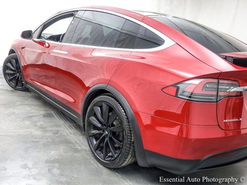 Used 2018 Tesla Model X 75D image 11