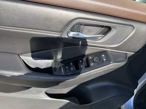 Used 2023 Nissan Rogue SV w/ SV Premium B Package image 16