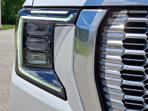 Certified 2024 GMC Yukon XL Denali AWD/4WD image 28
