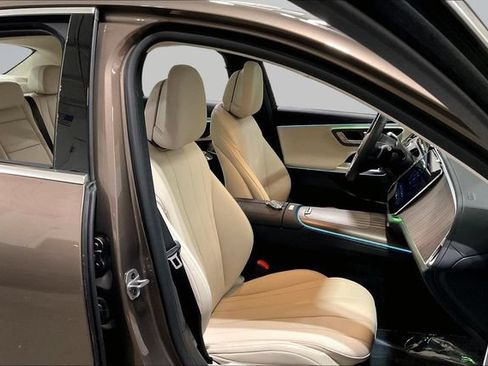 Used 2026 Mercedes-Benz E 350 4MATIC Sedan image 8