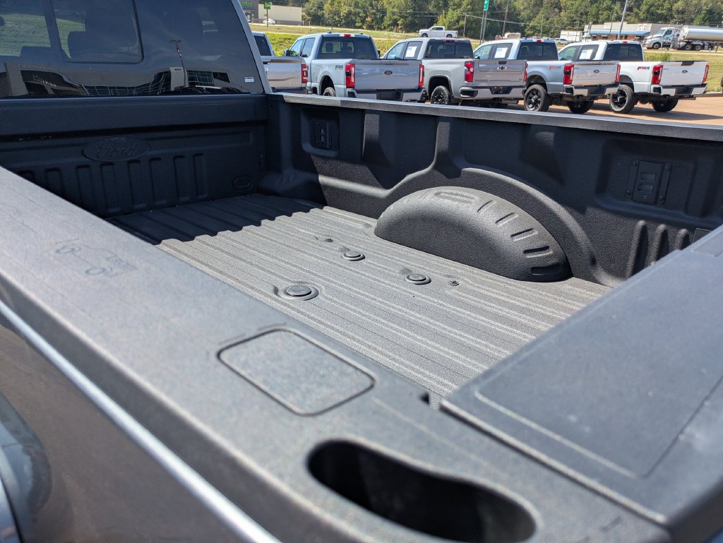 Used 2026 Ford F350 Lariat w/ Lariat Ultimate Package AWD/4WD image 4