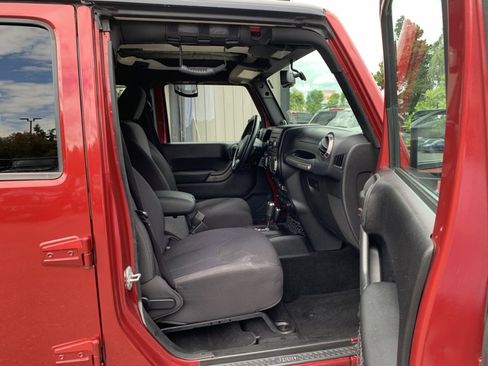 Used 2013 Jeep Wrangler Unlimited Sport image 11