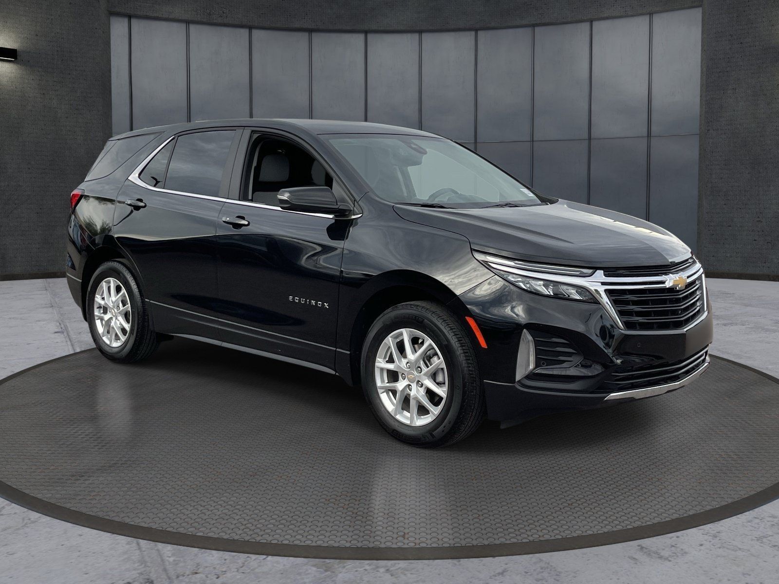 Used 2024 Chevrolet Equinox LT FWD image 8