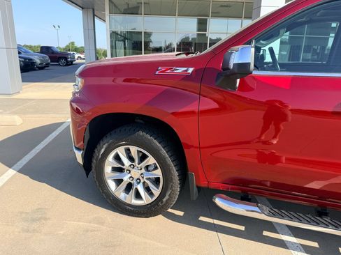 Used 2022 Chevrolet Silverado 1500 LTZ w/ LTZ Premium Package AWD/4WD image 11