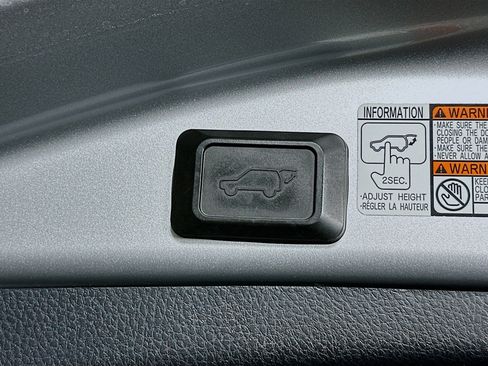 Used 2015 Toyota RAV4 Limited FWD image 29