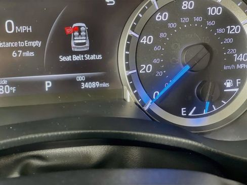 Used 2023 Toyota Highlander Bronze Edition FWD image 13