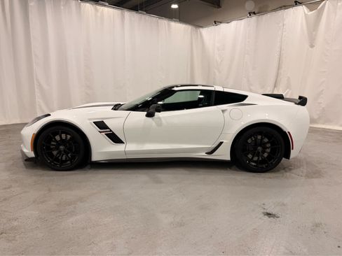 Used 2018 Chevrolet Corvette Grand Sport RWD image 2