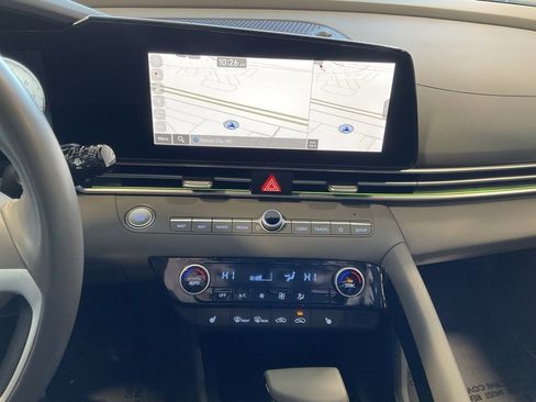 Used 2024 Hyundai Elantra SEL w/ Convenience Package image 15