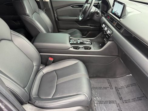Used 2023 Honda Pilot Touring image 35