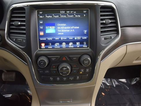 Used 2017 Jeep Grand Cherokee Limited w/ Luxury Group II image 8