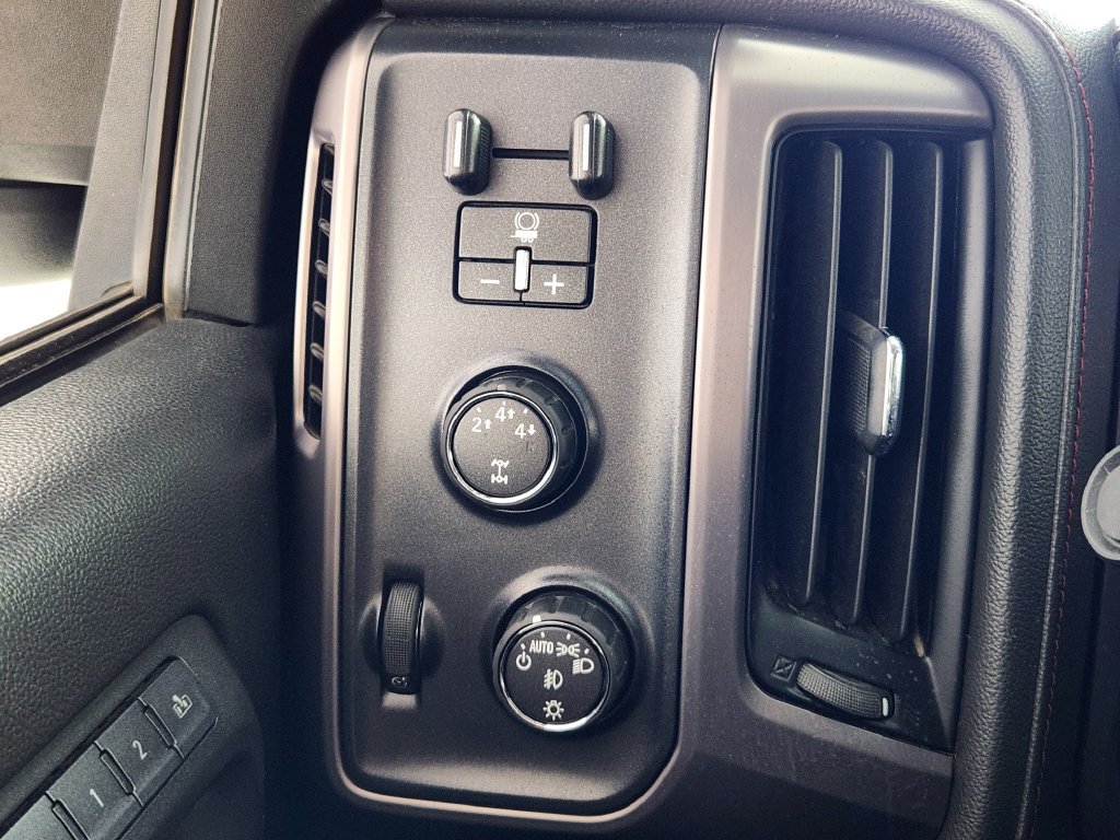 Used 2016 GMC Sierra 2500 SLT w/ Duramax Plus Package AWD/4WD image 27