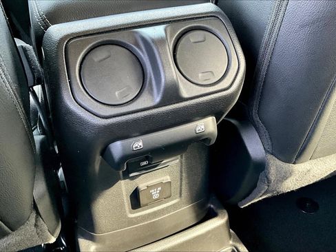 Used 2023 Jeep Wrangler Unlimited Sahara w/ Cold Weather Group AWD/4WD image 10