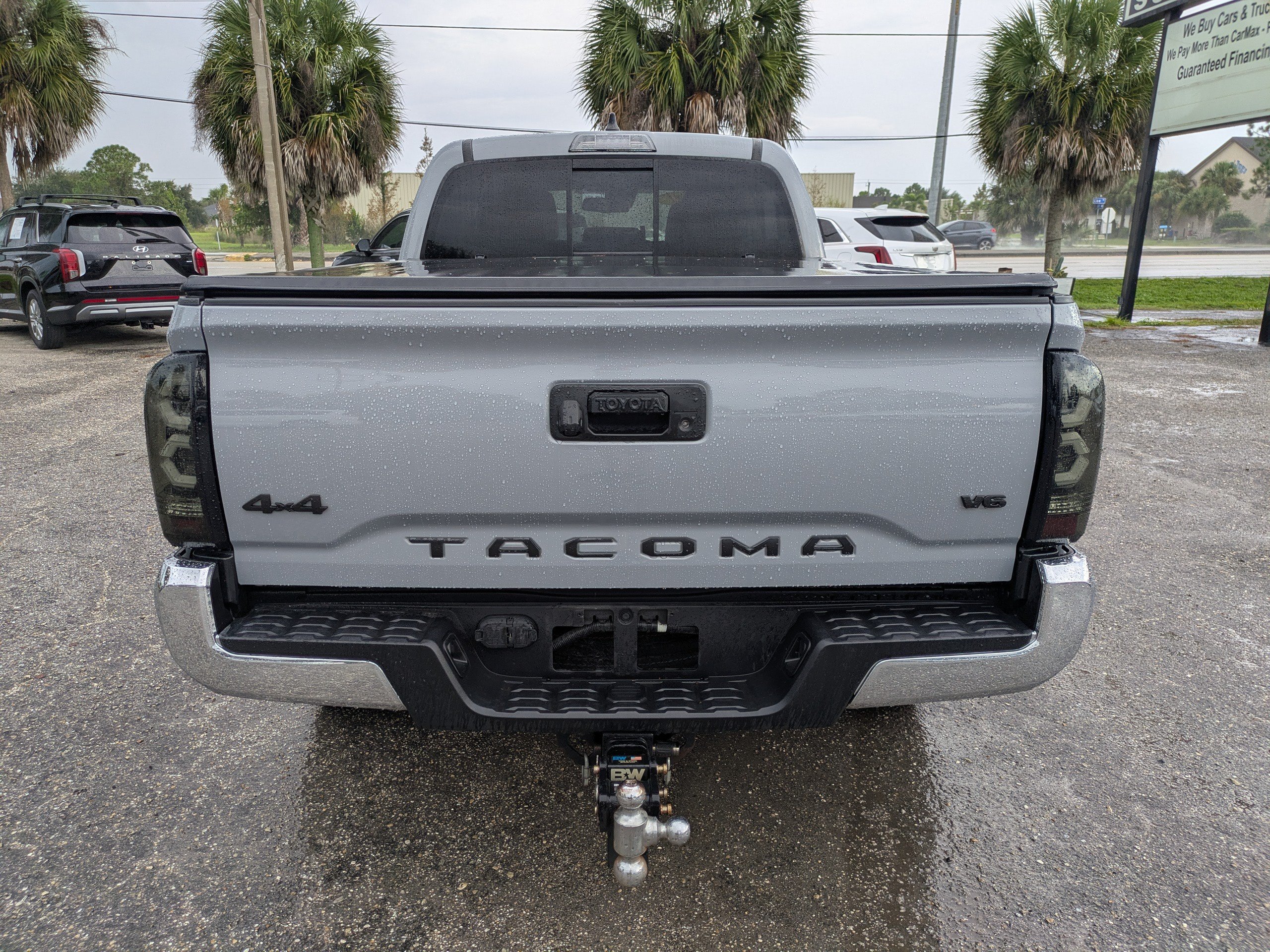Used 2021 Toyota Tacoma SR5 AWD/4WD image 5