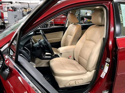 Used 2017 Subaru Legacy 2.5i Limited image 7